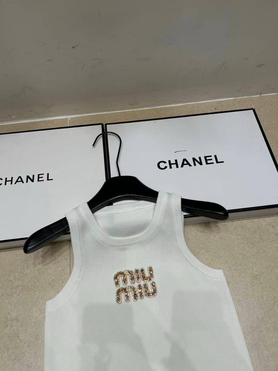 *New collections*                                                
MIU MIU
*Super Master quality*
*Sizes: S M L XL* 
250 dhs💓

Zain308
♥️♥️♥️
