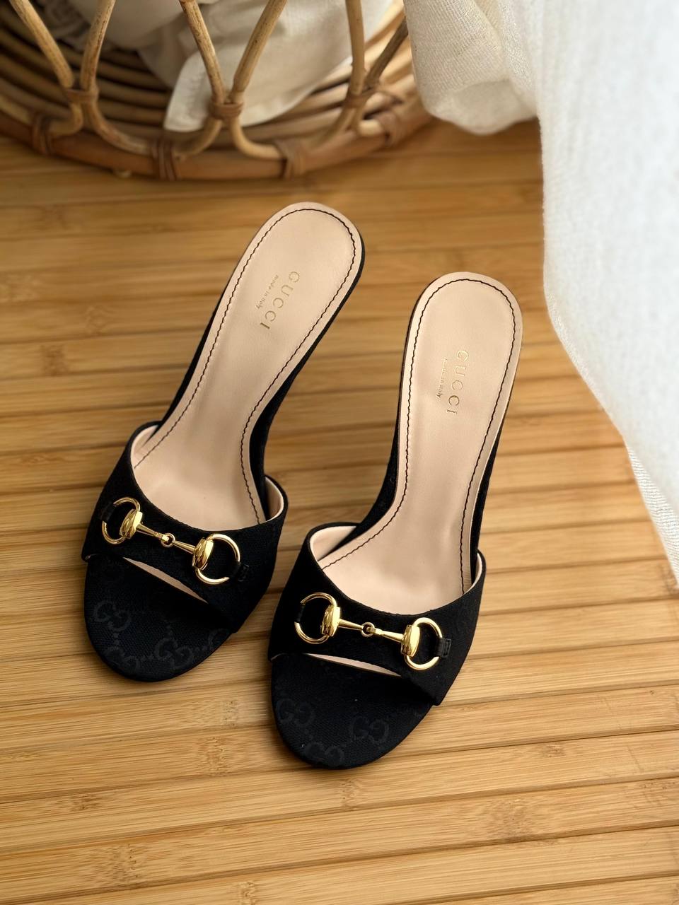 Gucci
Super Master
𝗦𝗶𝘇𝗲 𝟯𝟲 𝘁𝗼𝗼 𝟰𝟭 
450 dhs💛

Zain303
♥️♥️♥️