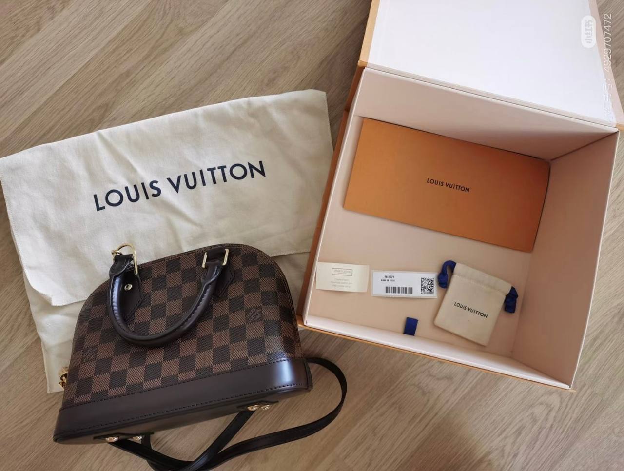 LV

95 dhs🪙🌨️

Good quality 

with box
🎁🎁🎁

Zain35
♥️♥️♥️