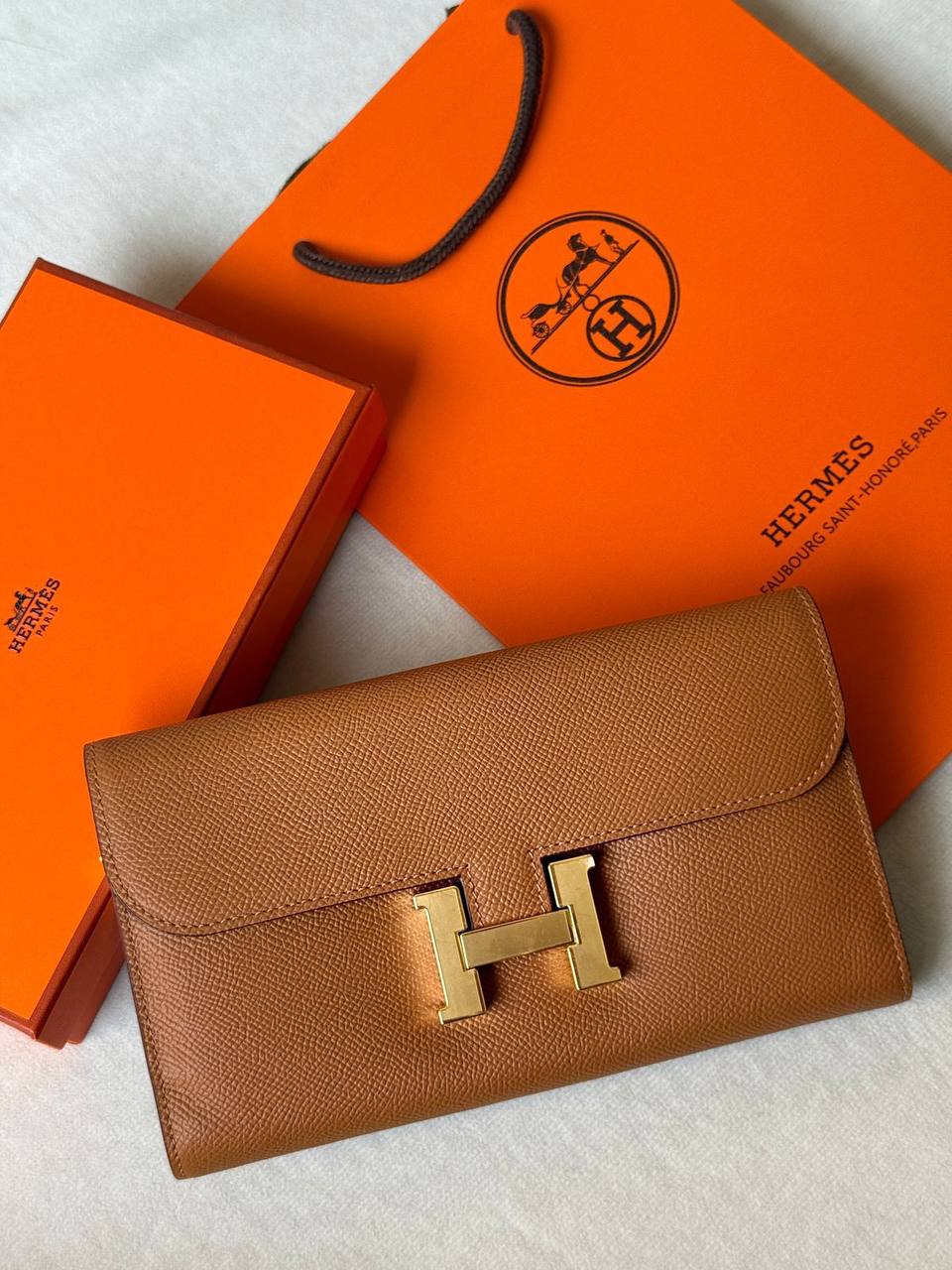 HERMES
💙*Super Master*💙
💙*With original box*💙
380 dhs🌺

Zain281
♥️♥️♥️