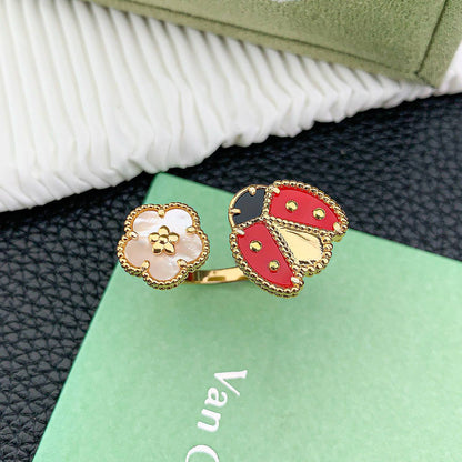 VCA SET 
Necklace 🦋
Earring❤️‍🔥
Bracelet ✨
Ring free size
Master quality 💯
With normal boxes 🗃️ 
315 dhs🇦🇪🇦🇪


With master box 📦 
365 dhs🇦🇪🇦🇪

Zain216
♥️♥️🥹