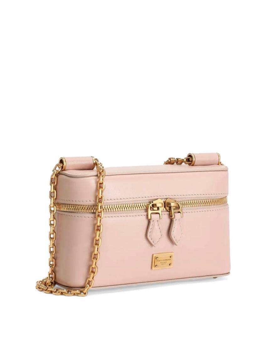 D&G
100 dhs🇦🇪🇦🇪
with box19cm

Zain26
♥️♥️♥️