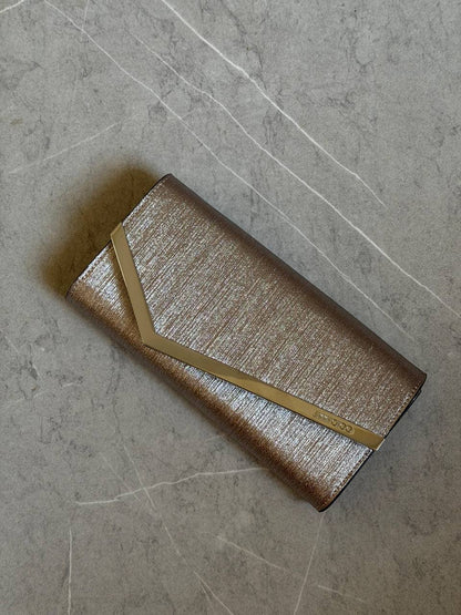 Jimmy Choo
𝐄𝐦𝐦𝐢𝐞 𝐂𝐥𝐮𝐭𝐜𝐡 𝐁𝐚𝐠 𝐒𝐮𝐩𝐞𝐫 𝐌𝐚𝐬𝐭𝐞𝐫 𝐐𝐮𝐚𝐥𝐢𝐭𝐲 
1250 dhs✅

Etag4
♥️♥️♥️