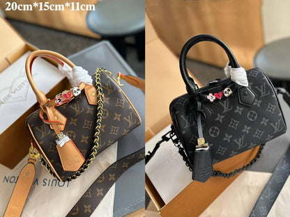 LV
HIGH QUALITY 
WITH BOX 🎁

120 dhs✅

Zain39
♥️♥️♥️