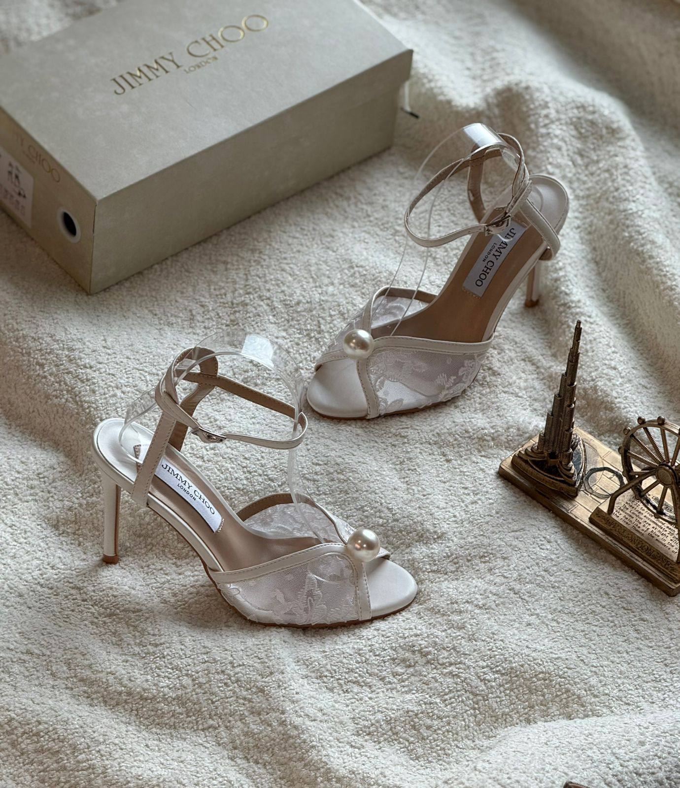New. Jimmy choo heel 

  Size  .  36.  to 41

130 dhs❣️

Zain80
♥️♥️♥️