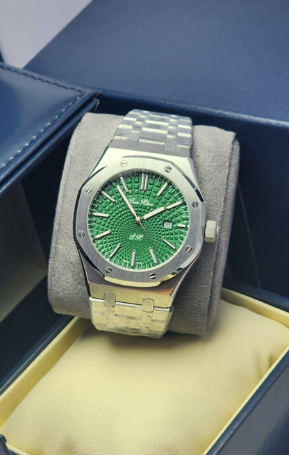 Louis Hilano watch for men good quality 
230 dhs🪙🖤

Zain59
♥️♥️♥️
