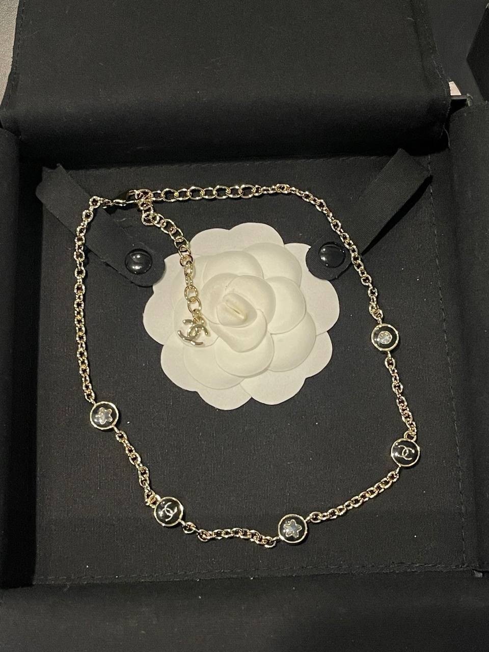 CHANEL NECKLACE
CHOKER MASTER QUALITY
85 dhs🪙💕

Zain89
♥️♥️♥️
