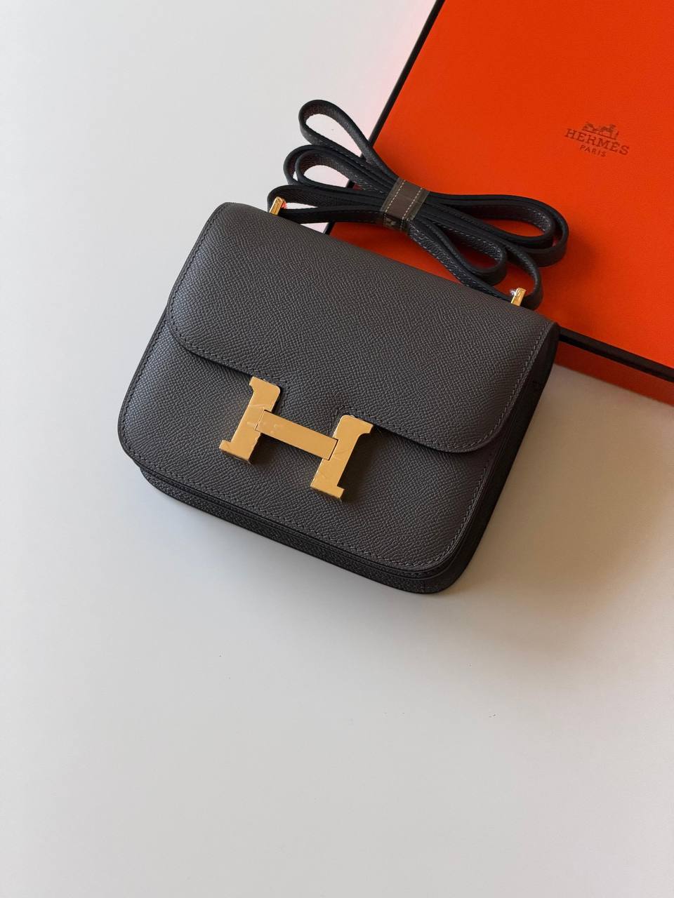 Hermes
constance 18cm💥❣️super Master quality ✅with box📦
460 dhs✅

Zain52
♥️♥️♥️