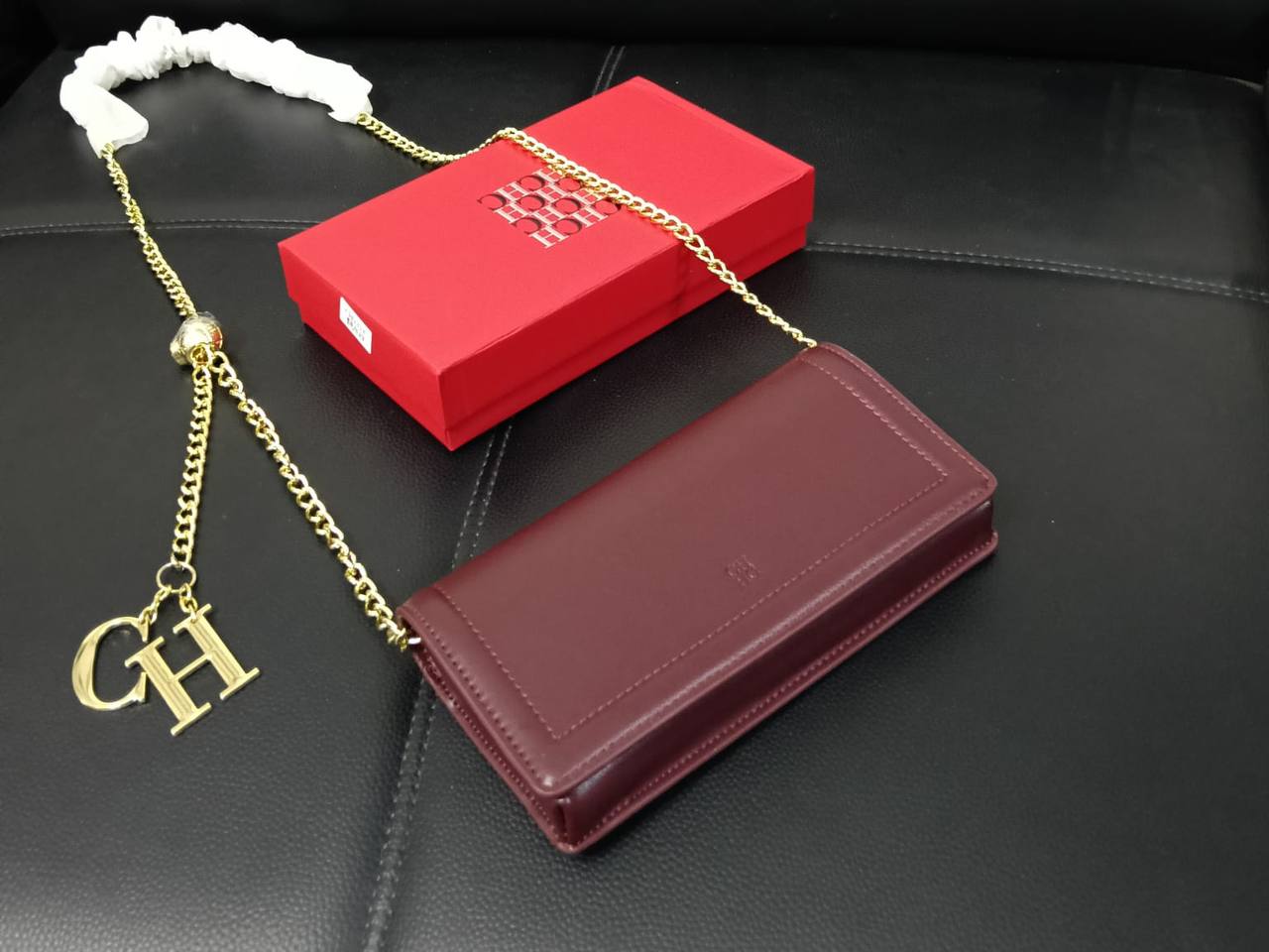 CH

90 DHS🇦🇪🇦🇪🇦🇪
with box

size  21.5cm

Zain26
♥️♥️♥️