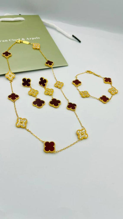 VCA
MASTER SET ✨💫
💎With Stone
NECKLACE BRACELET EARRINGS 
WITH GOOD BOX AND PAPER BAG🛍️🎁 
250 DHS🇦🇪

Zain89
♥️♥️♥️