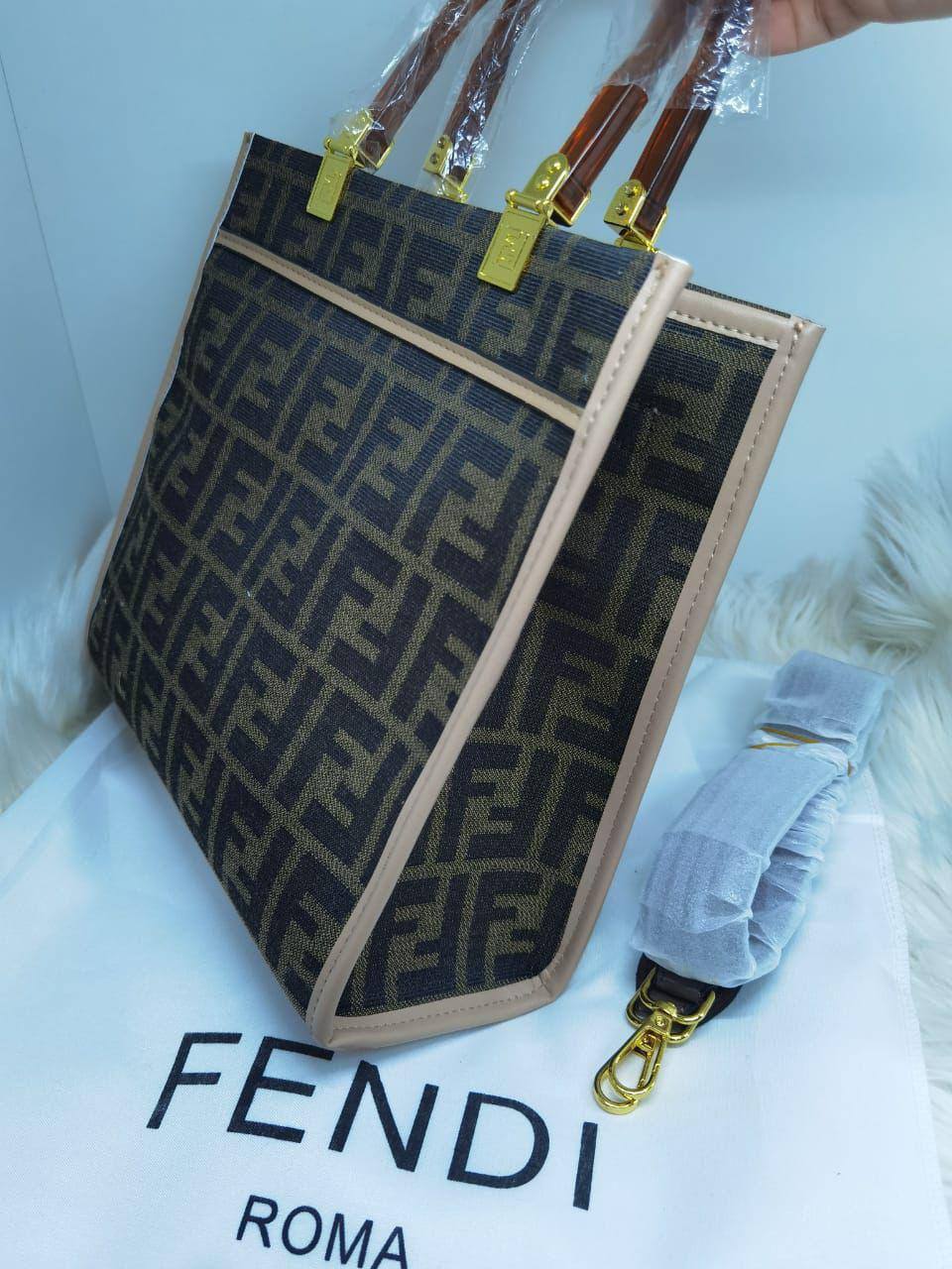 🎉 Offer 🎊 Fendi
1⃣️  First quality +🎁
Size : 25 ~ 24 cm
75 dhs🪙🌺
with box 🎁

Limit Stock

Zain115
♥️♥️♥️