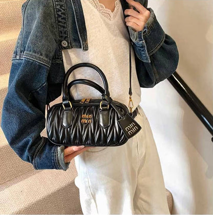 MIU MIU 

NEW CAME 
HIGH QUALITY 

WITH BOX 
115 dhs🇦🇪🇦🇪

Zain39
♥️♥️♥️