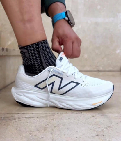 New balance fresh foam 1080V14 , Size 36 to 45 , 
250 dhs🪙🌨️

Zain196
♥️♥️♥️