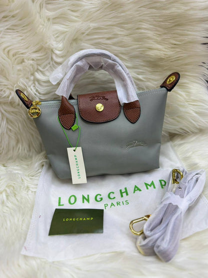 🌷 LongChamp Small
1️⃣ First  Quality 
Size：23 * 14 cm
60 dhs✅

Zain115
♥️♥️♥️