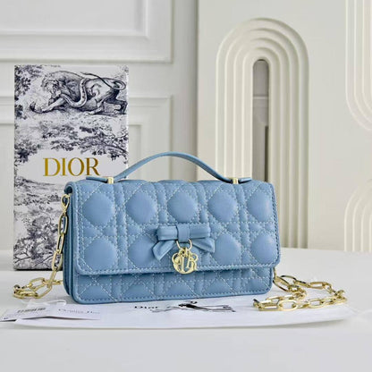 Dior
110 dhs🇦🇪🇦🇪
with box
size 21.5cm

Zain26
♥️♥️♥️
