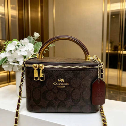 Coach
High quality
With box 
85 dhs✅

Zain136
Zain50
♥️♥️♥️