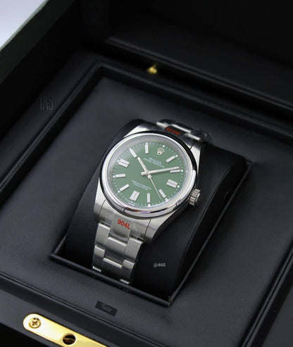 ROLEX  MILGAUSS AUTOMATIC 41mm

180 dhs🪙💚

Zain58
♥️♥️♥️