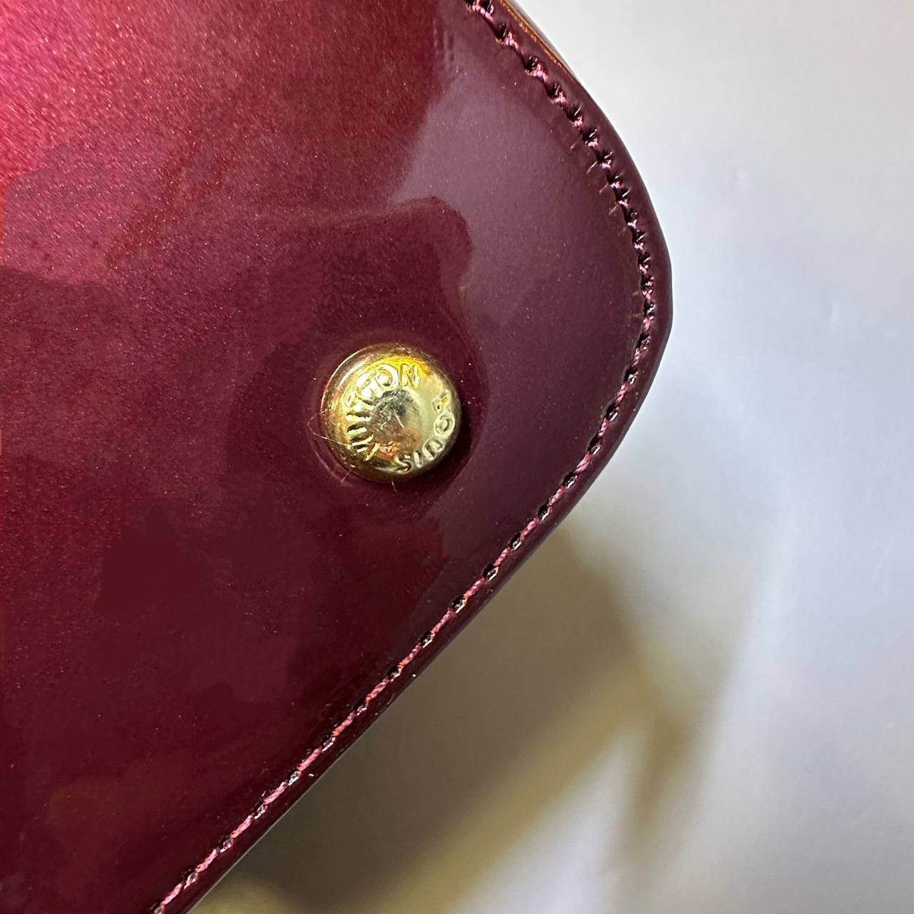 LV
GOOD QUALITY 
WITH BOX 
🎁🎁🎁

100 dhs✅

Zain295
♥️♥️♥️