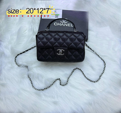 Chanel
✨✨NEW ✨✨
90 dhs❣️

with box
🎁🎁🎁

Zain38
♥️♥️♥️