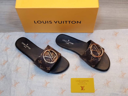 LV Slipper, 
New Arrived 
Size 36 To 41
90 dhs❣️

Zain16
♥️♥️♥️