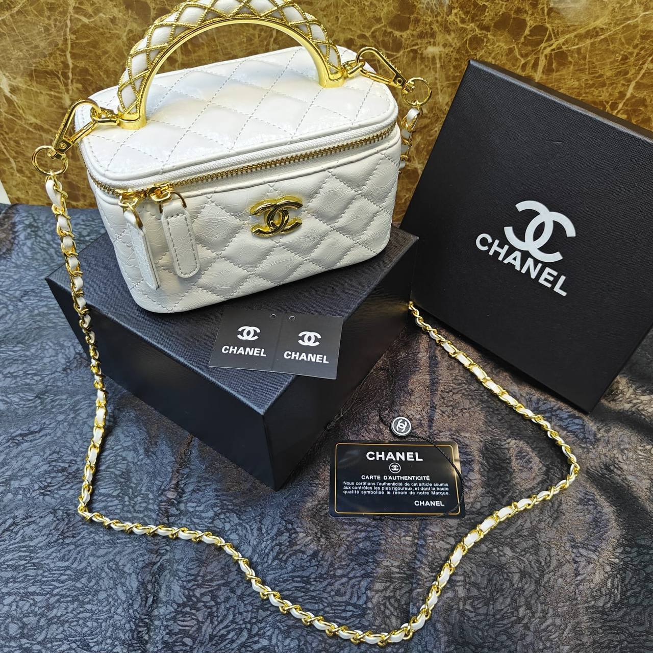 Chanel
95 dhs🪙💕

with box 
🎁🎁🎁

Zain235
♥️♥️♥️