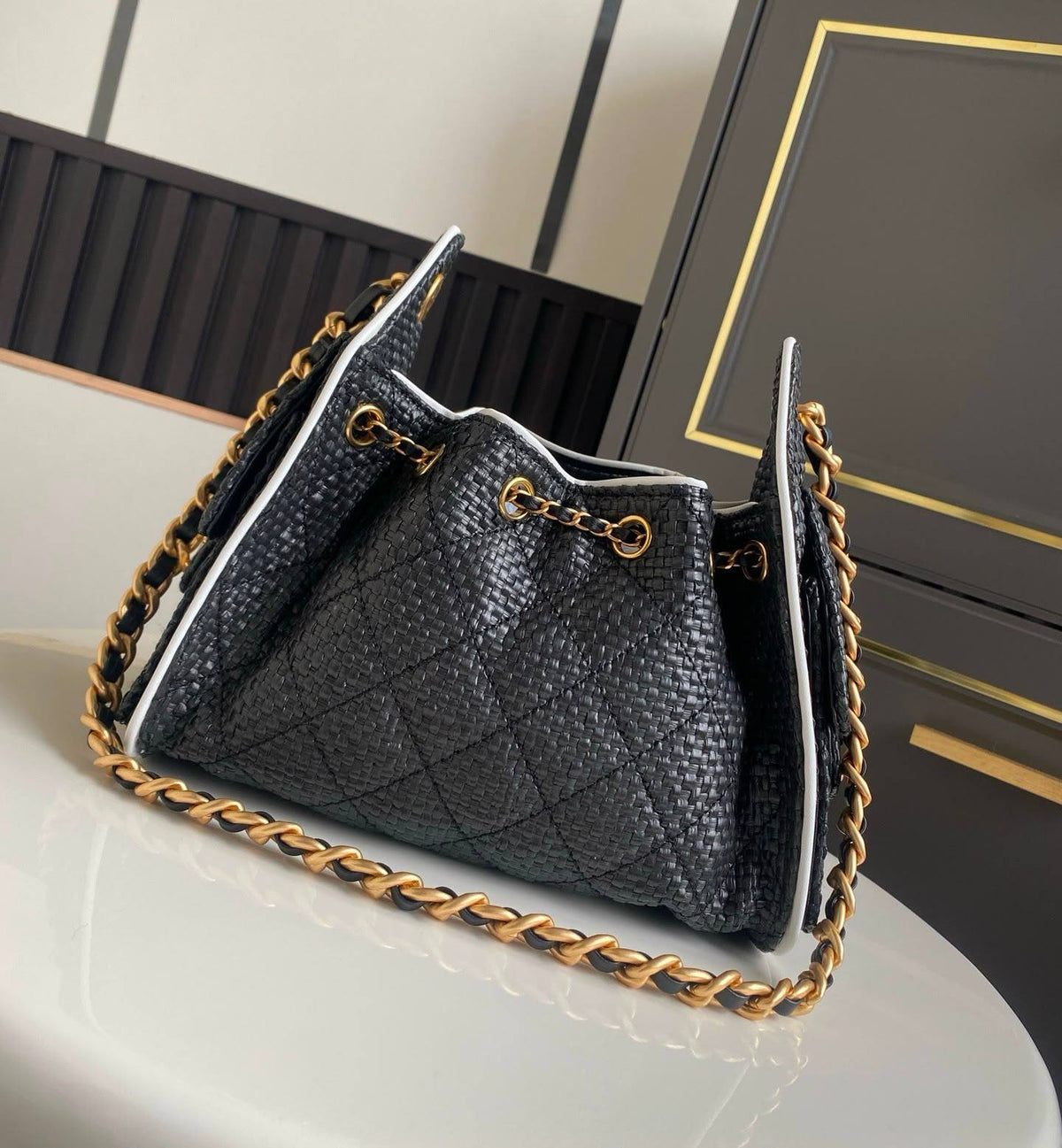 CHANEL 

RESTOCK 
HIGH QUALITY 
SMALL SIZE 

120 dhs🇦🇪🇦🇪

22 cm
Zain295
Zain39
♥️♥️♥️