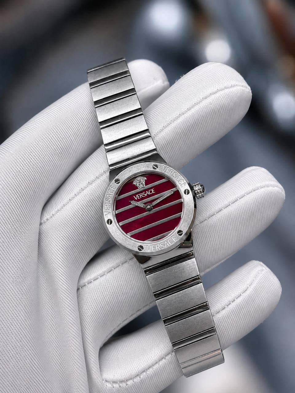 Versace 
watch for ladies 
good quality 
250 dhs💓

Zain59
♥️♥️♥️
