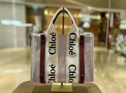 Chloe
95 dhs🪙🌨️
SIZE：37×26×12CM
Good quality

Zain35
♥️♥️♥️