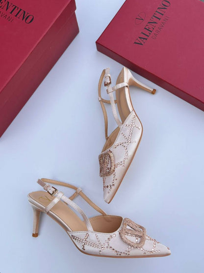 Valentino 
120 dhs🪙💕

Size 36-42

Zain55
♥️♥️♥️
