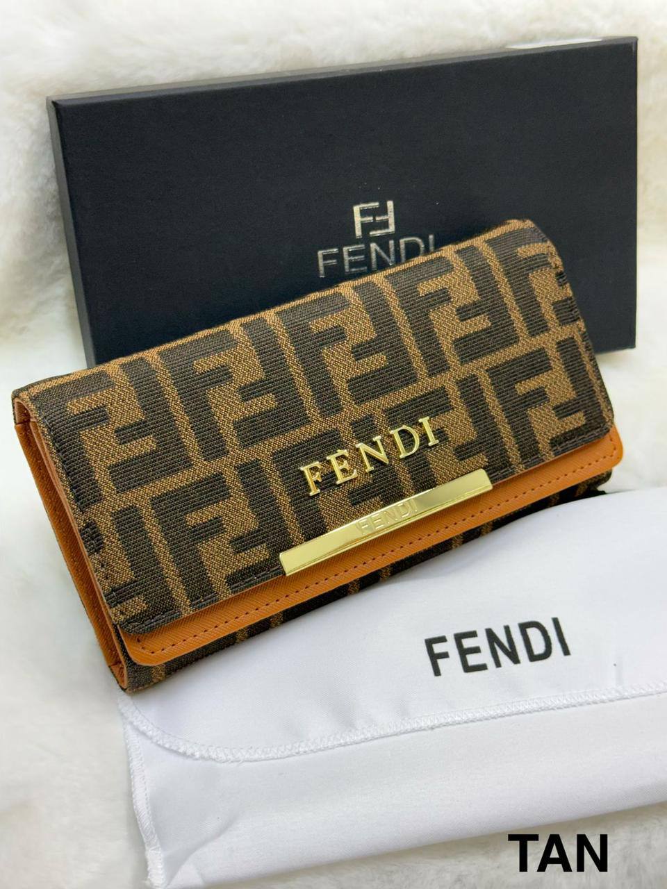 NEW CAME
FENDI WALLET
GOOD QUALITY
40 dhs❣️

Zain40
♥️♥️♥️