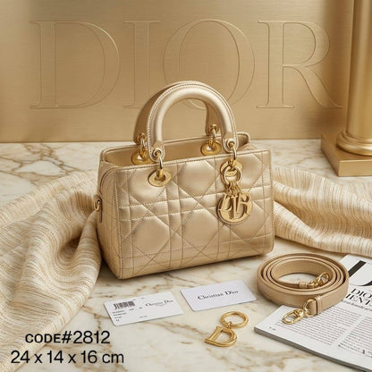 Dior
ᴅ - ᴊᴏʏ ᴍɪᴄʀᴏ ʙᴀɢ
ǫᴜɪʟᴛᴇᴅ ʟᴀᴍʙsᴋɪɴ ʟᴇᴀᴛʜᴇʀ
ɢᴏʟᴅ ʜᴀʀᴅᴡᴀʀᴇ
ᴡɪᴛʜ ʟᴏɴɢ ʙᴇʟᴛ sᴛʀᴀᴘ
sɪᴢᴇ : 24 cm

ᴡɪᴛʜ BOX
🎁🎁🎁

95 dhs✅

Zain31
♥️♥️♥️