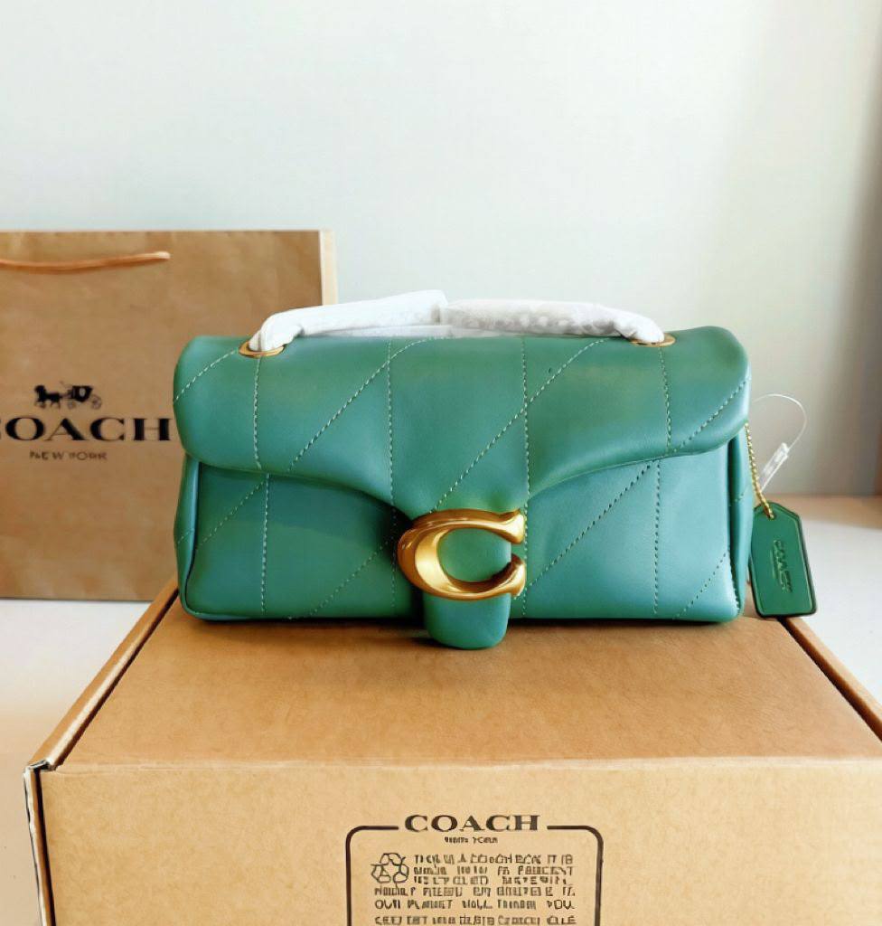 COACH 
HIGH QUALITY 
WITH BOX 
120 dhs💓
Size:26cm

Zain295
♥️♥️♥️