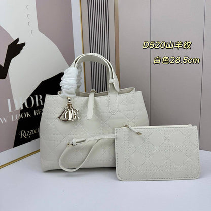 Dior - Master

28cm🤗 
290 dhs❣️

Zain228
♥️♥️♥️