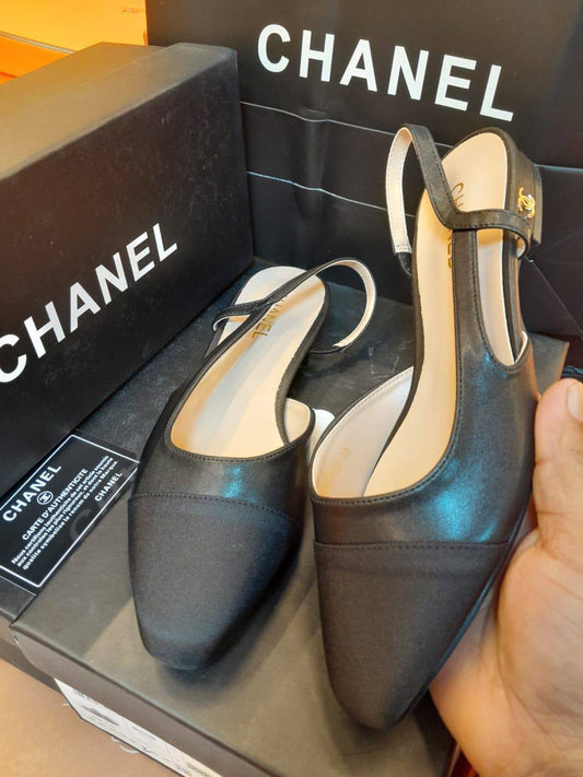 Chanel
New Arrived 
Size 36 To 41
105 dhs❣️

Zain120
♥️♥️♥️