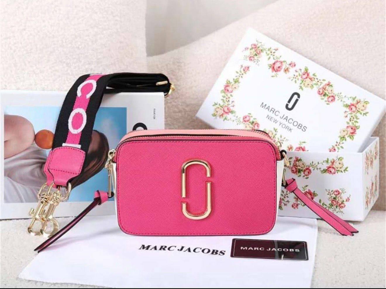 MJ 

Good Quality 

With Box 
🎁🎁🎁

95 dhs❤️

Zain250
♥️♥️♥️