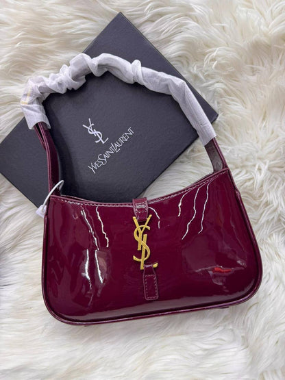 YSL Hobo
Size: 25.5 * 15 * 7cm
85 dhs🪙🖤

with box🎁

Zain115
♥️♥️♥️
