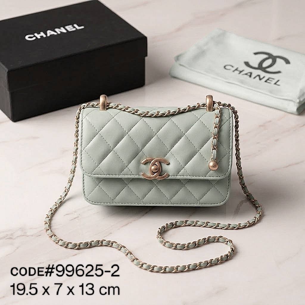CHANEL ᴘᴇʀғᴇᴄᴛ ғɪᴛ
ғʟᴀᴘ ᴄᴏɪɴ ᴘᴜʀsᴇ ᴀɴᴅ ᴄʜᴀɪɴ
ǫᴜɪʟᴛᴇᴅ ᴄᴀʟғsᴋɪɴ ʟᴇᴀᴛʜᴇʀ
ɢᴏʟᴅ ʜᴀʀᴅᴡᴀʀᴇ
sɪᴢᴇ : 19.5  cm
ᴡɪᴛʜ BOX

75 dhs💓

Zain31
♥️♥️♥️