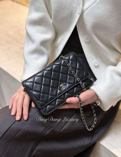 CHANEL

 NEW CAME 

GOOD QUALITY 

WITH BOX 

90 DHS🇦🇪🇦🇪🇦🇪

Zain295
♥️♥️♥️