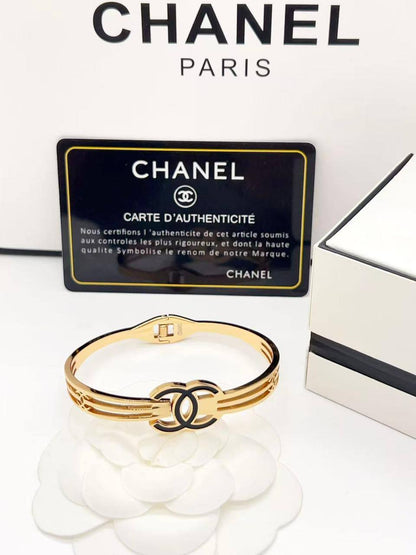 Bangles

20 dhs💚

normal box🎁

Zain216
♥️♥️♥️
