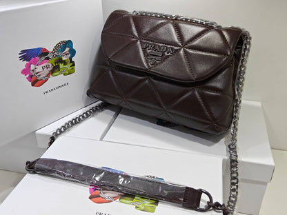 Prada
95 dhs✅ 
with box

Zain235
♥️♥️♥️
