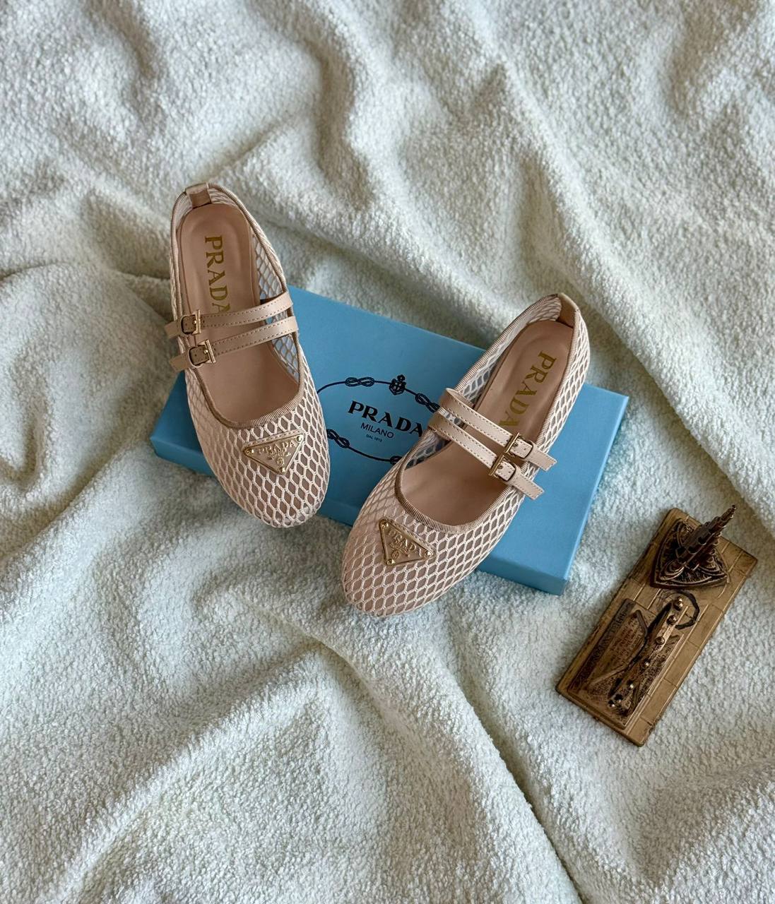 New.  Prada shoes

   Size  .  36.  to 41

115 dhs🪙🌨️

Zain80
♥️♥️♥️