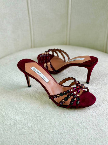 AQUAZZURA
Super *AAA* *+* Quality 💯 
With original packing🎁🎁
SIZE:36and41
Available now
450 dhs🇦🇪🇦🇪

Zain309
♥️♥️♥️