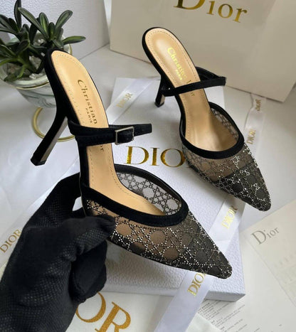 DIOR 
☘️ *SIZE  36  to 41*☘️                                                                                                       
230 dhs✅

Zain224
♥️♥️♥️