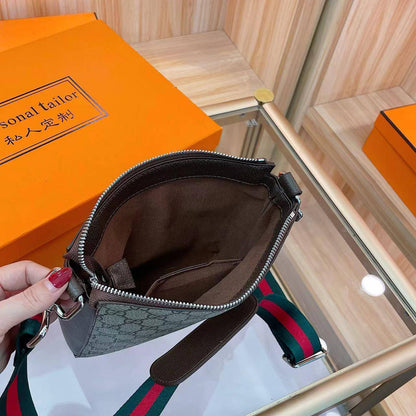 Gucci

24*20*6  cm

95 dhs 🇦🇪🇦🇪🇦🇪

Zain17
♥️♥️♥️