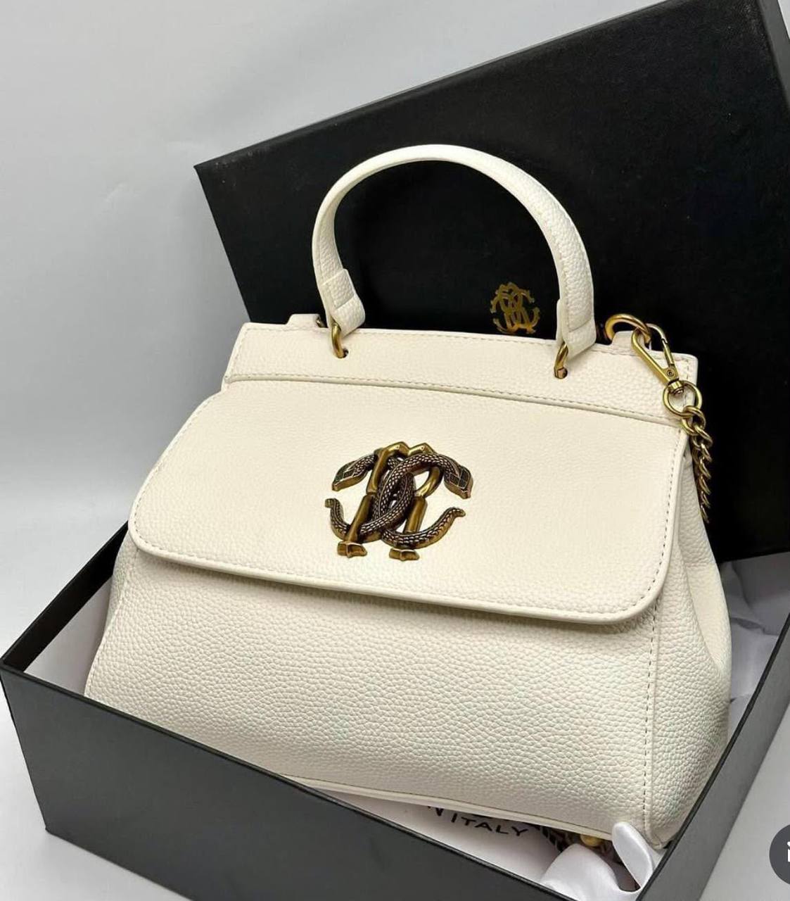 Roberto Cavalli
100 dhs🇦🇪🇦🇪
With box
Size25cm

Zain219
♥️♥️♥️