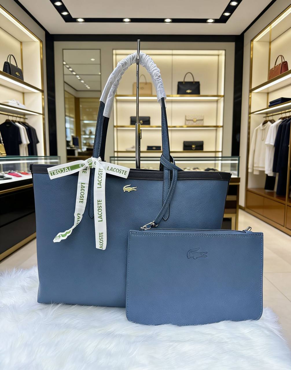 Lacoste
✨✨NEW  ✨✨
85 dhs✅
 “Double-sided use”

Zain38
♥️♥️♥️