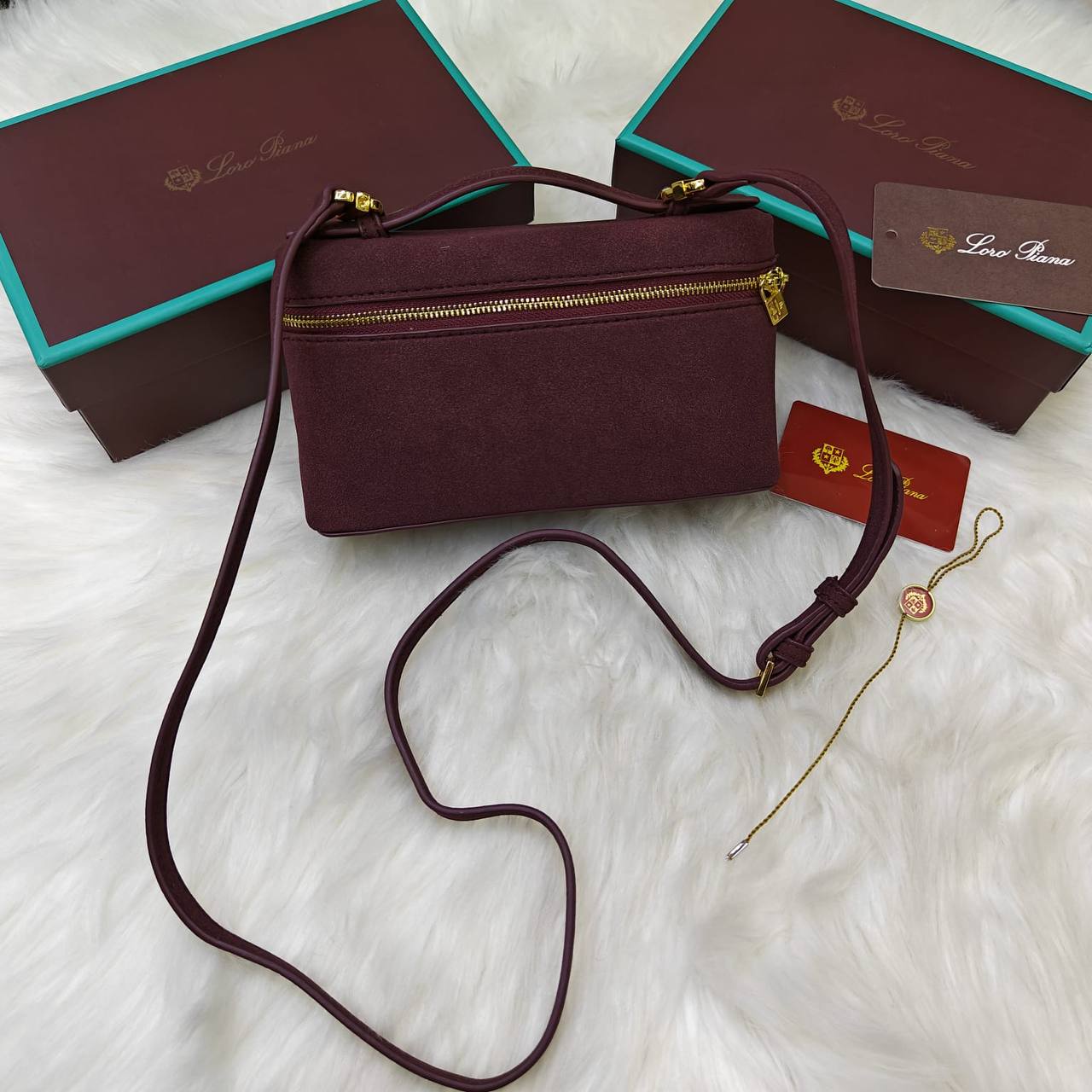Loro Piana

90 dhs💓

with box
🎁🎁🎁

Zain235
♥️♥️♥️
