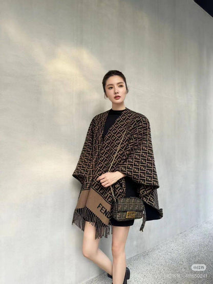 For winter big scarf 🛍️🧚‍♀️🧚‍♀️
Free size 
150 dhs🪙
Master Good pualiit

Zain231
♥️♥️♥️