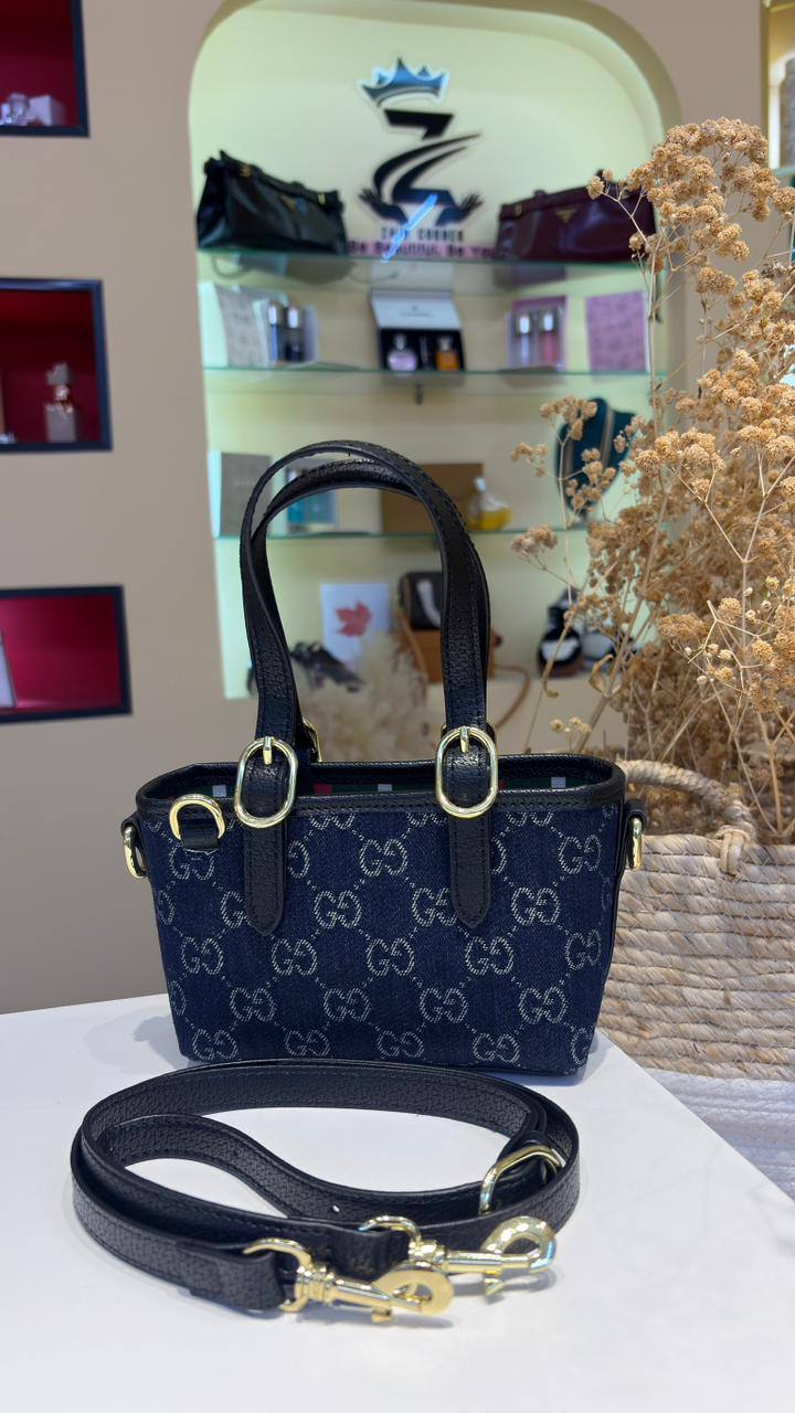 Gucci

100 dhs💓

Zain39
♥️♥️♥️