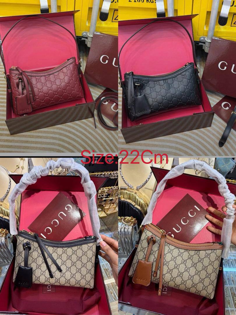Gucci
95 dhs🇦🇪🇦🇪 
with box high quality  
22cm

Zain26
♥️♥️♥️